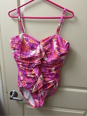 Miracle suit NWOT pink paisley size 14